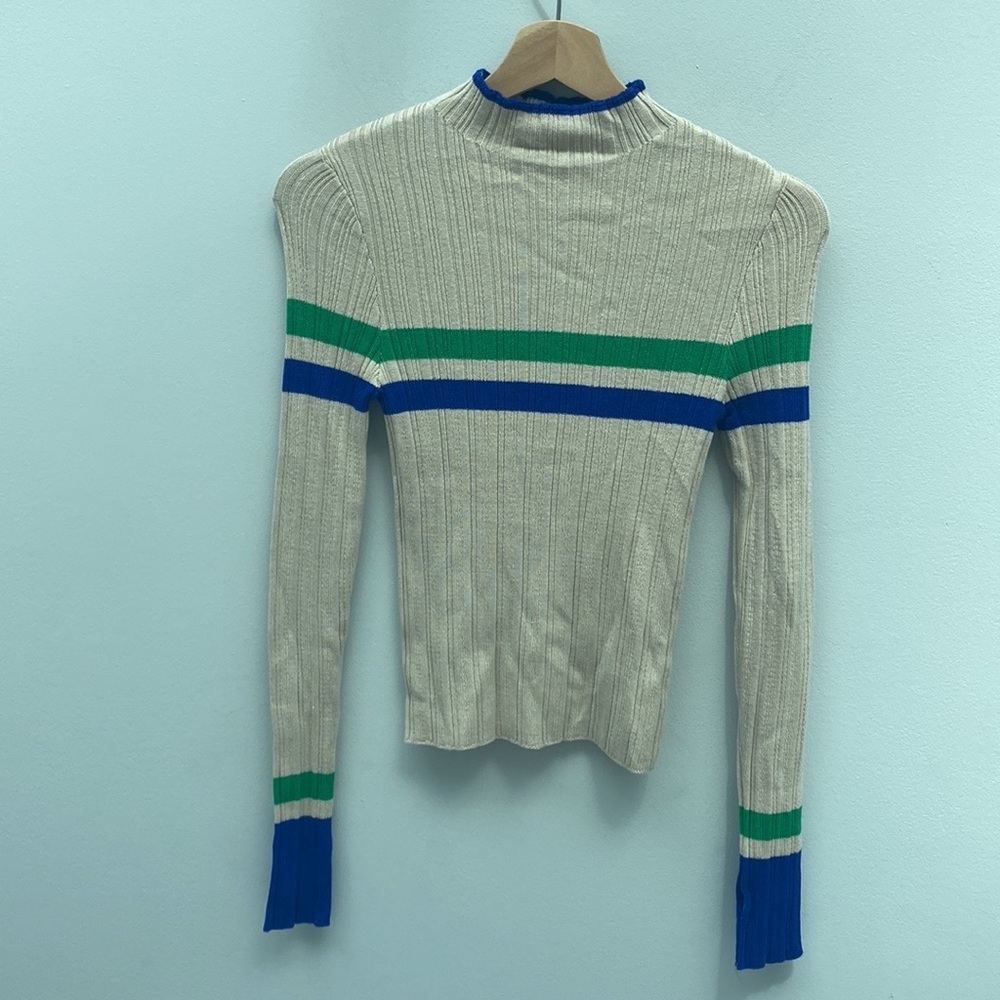 Urban Outfitters Open Back Sweater - Picture 12 of 13
